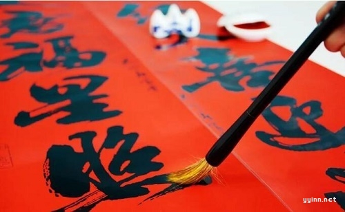 贴春联的象征和意义，解读中国传统文化对联的意义